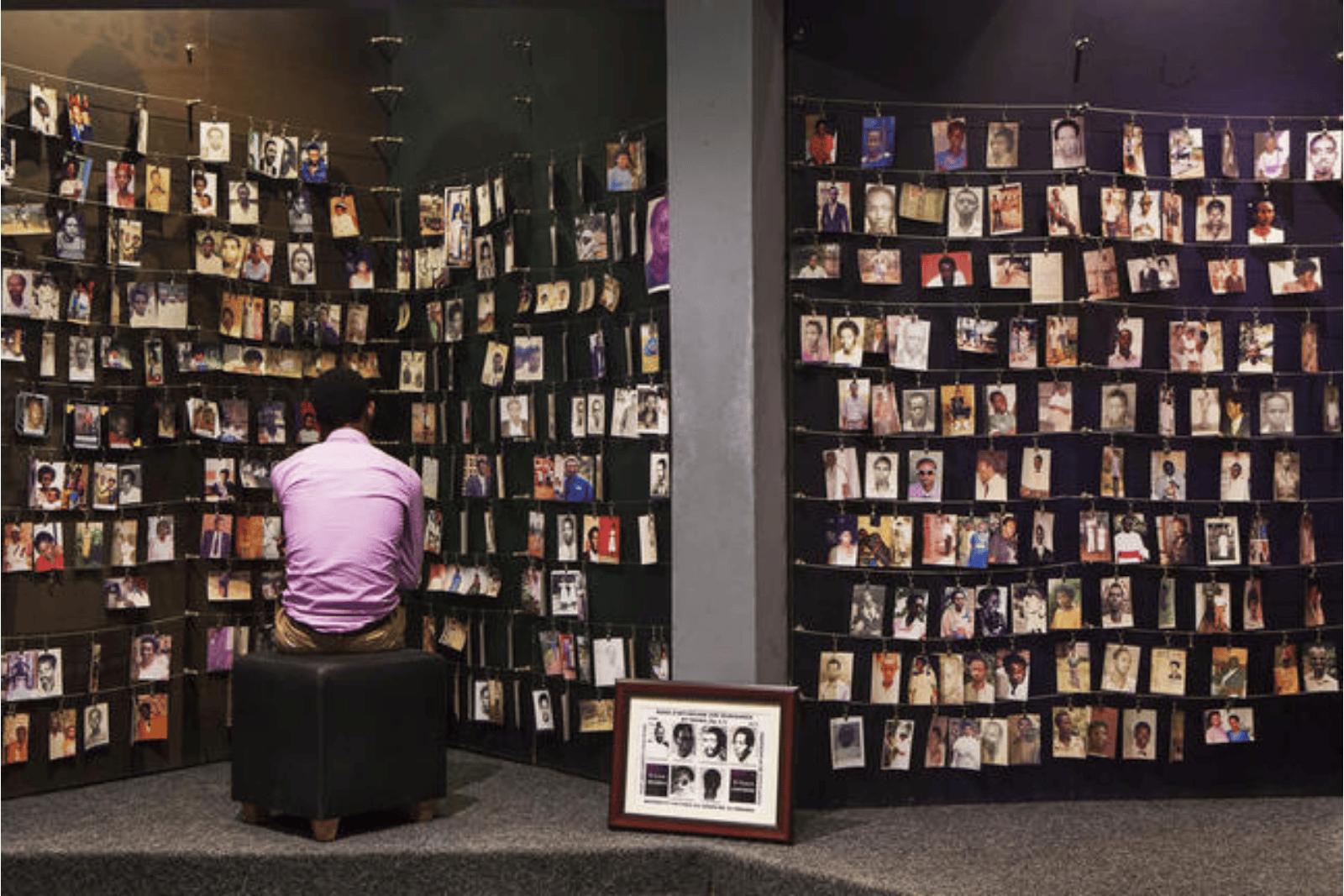 Kigali Genocide Memorial en Ruanda visitado con respeto y contexto